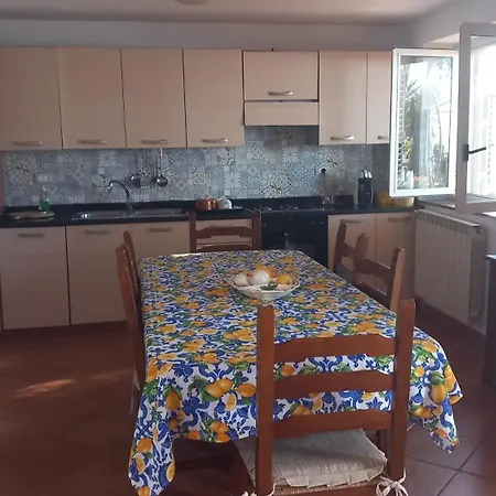 Lägenhet Casa Con Terrazza Panoramica Gioiosa Marea