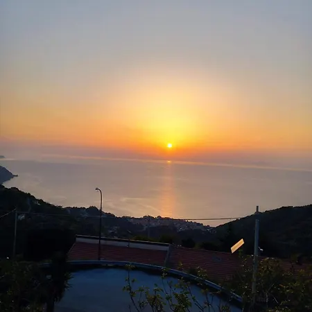 Lägenhet Casa Con Terrazza Panoramica Gioiosa Marea